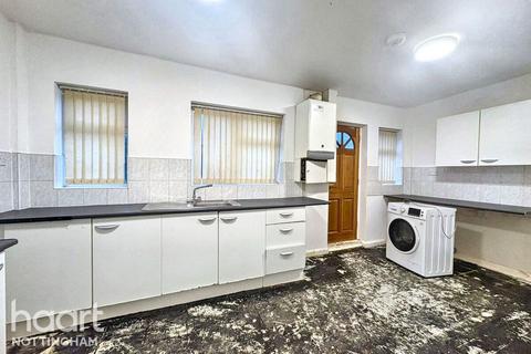 3 bedroom semi-detached house for sale, Roker Close, Nottingham