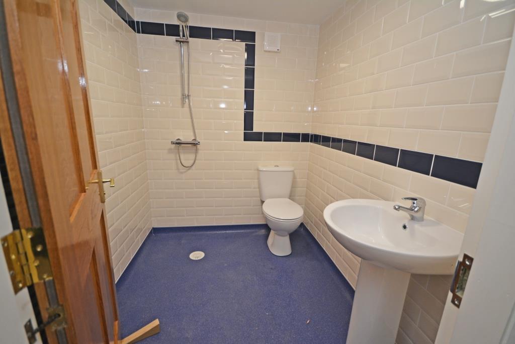 Wet Room (Second Floor)
