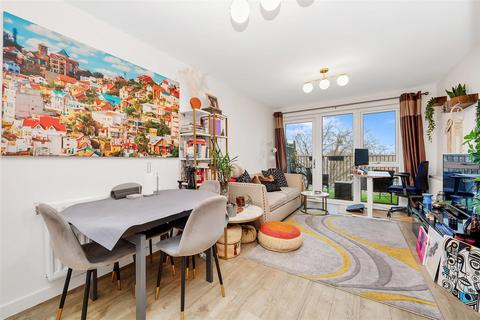 2 bedroom flat for sale, 116 Cricklewood Lane, London NW2