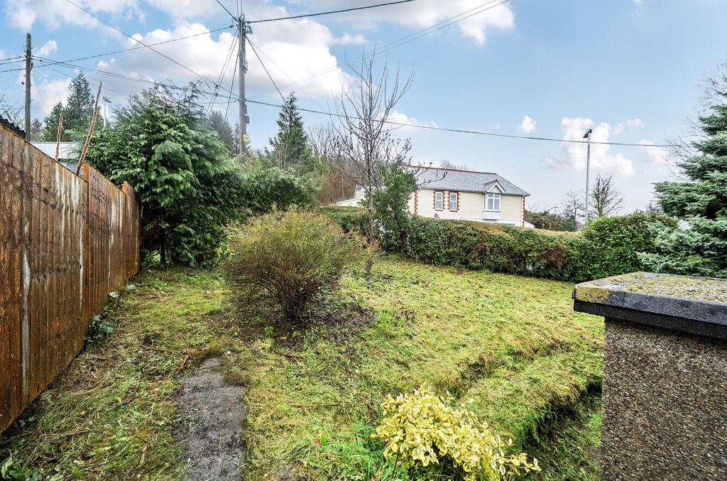 1384460-5-692d935...