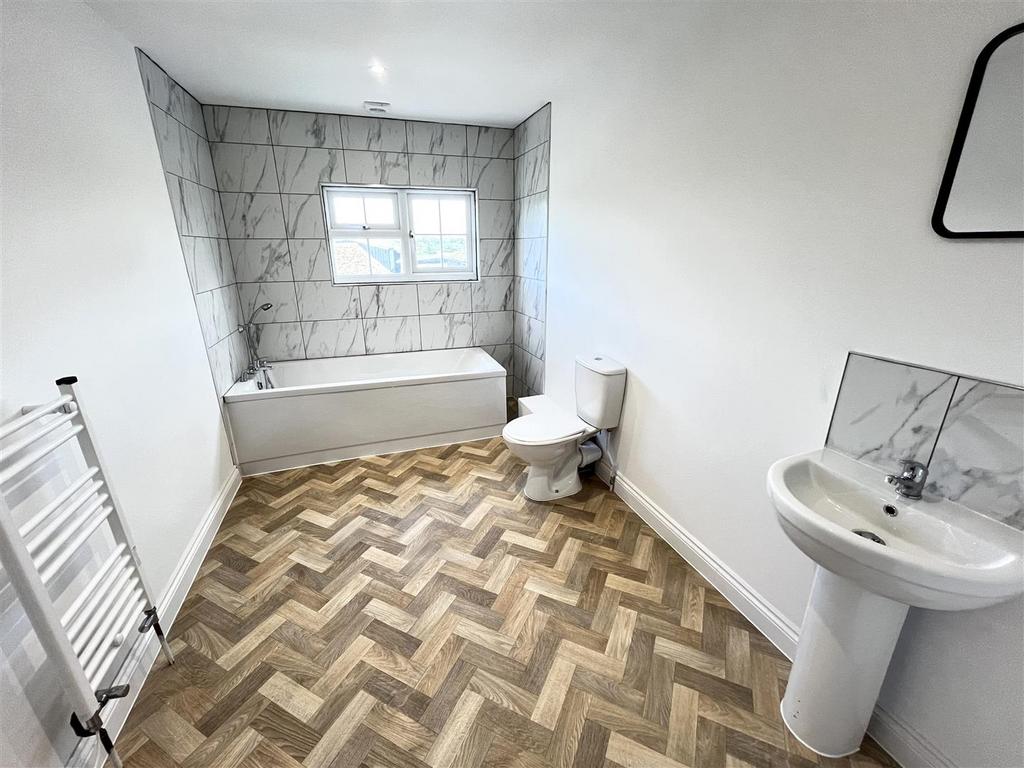 Family Bathroom.jpeg