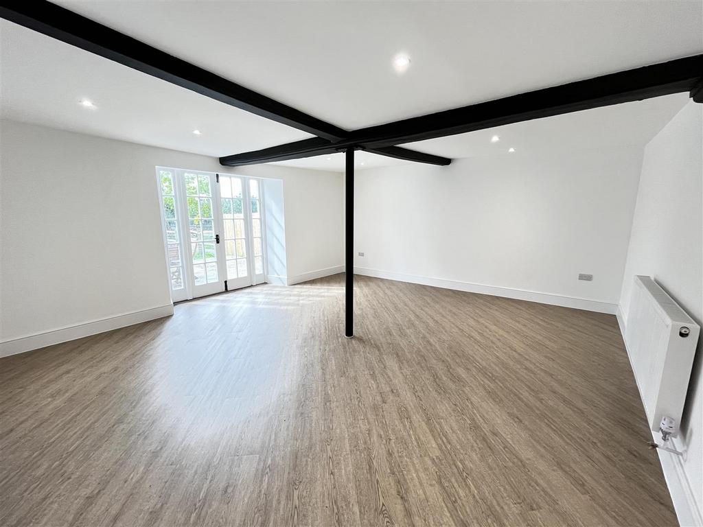 Lounge1.jpeg
