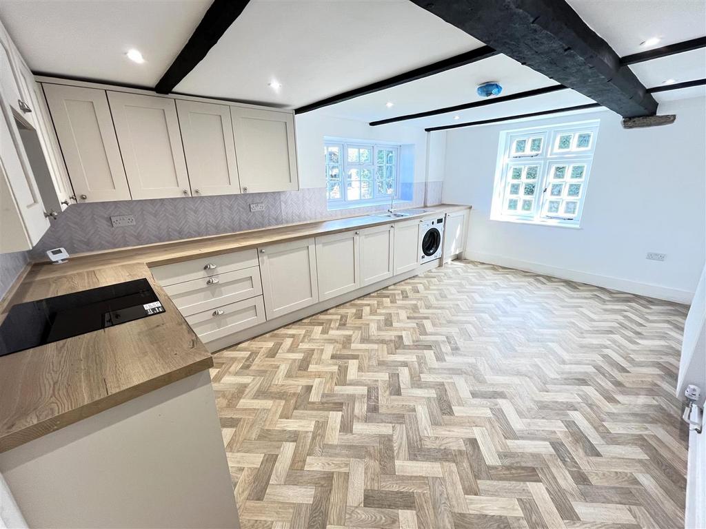 Kitchen1.jpeg