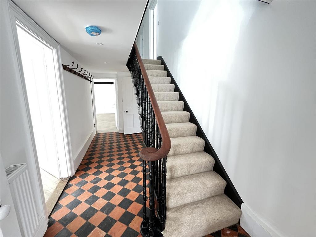 Entrance Hallway.jpeg