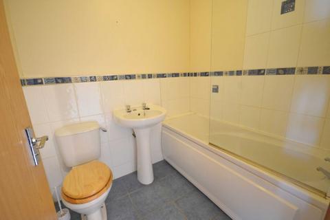 2 bedroom terraced house to rent, Luton Road, Stockport SK5