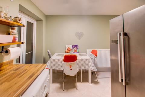 2 bedroom terraced house for sale, Wedgwood Avenue, Rowley Regis, West Midlands, B65