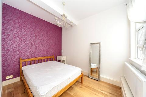 1 bedroom apartment to rent, Richmond Road, East Twickenham, Middlesex, TW1