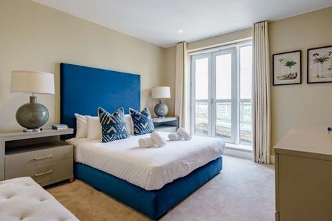 2 bedroom apartment to rent, Circus Apartments, London, E14