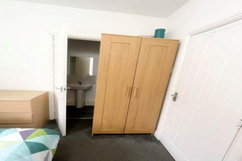 undefined, Glebe Avenue (Room 1), West Yorkshire LS5
