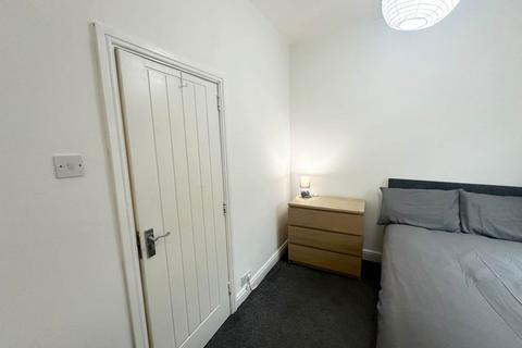 undefined, Glebe Avenue (Room 1), West Yorkshire LS5