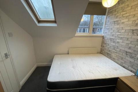 undefined, Glebe Avenue (Room 3), West Yorkshire LS5