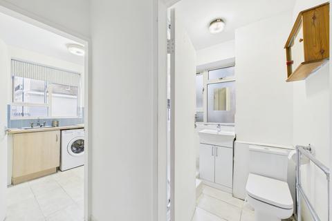 Studio to rent, Tintern House, Abbots Manor, Pimlico, London, SW1V
