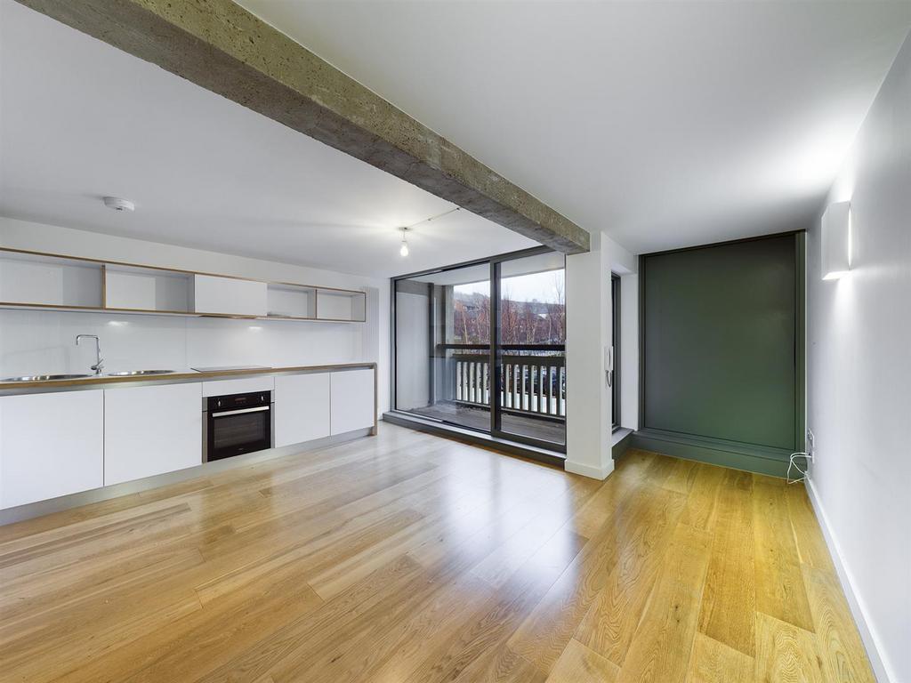 CAM00214 P1-PR0049-STILL07.jpg