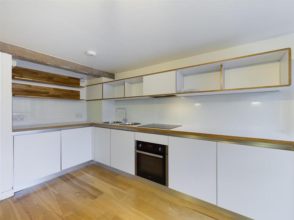 CAM00214 P1-PR0049-STILL03.jpg