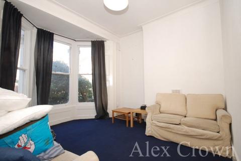2 bedroom flat to rent, Carlton Road, Finsbury Park