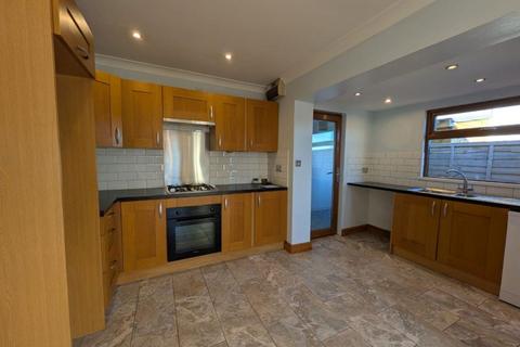 undefined, Heol Dyfed, Beddau