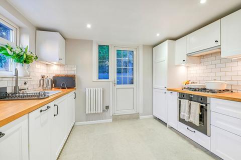 undefined, Arragon Gardens, London SW16