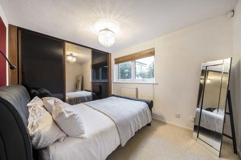 undefined, Taeping Street, London E14