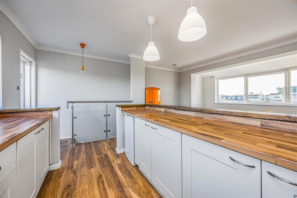 23 Sandy Beach Estate, Hayling Island-Small-Portic