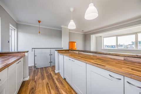 3 bedroom house to rent, Sandy Beach Estate, Hayling Island PO11