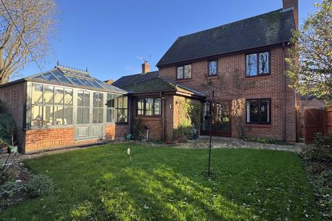 4 bedroom detached house for sale, The Meadows, Watlington
