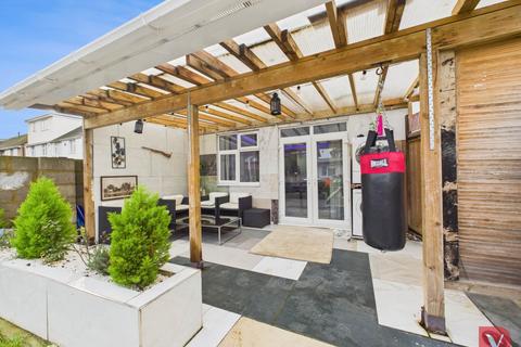 undefined, Runfold Avenue, Luton LU3