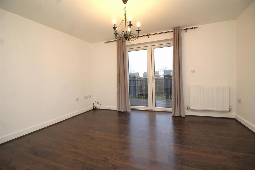 Living room 1.JPG