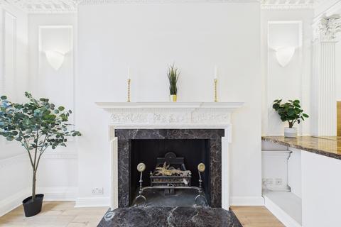 2 bedroom flat to rent, Brompton Square, South Kensington, London, SW3