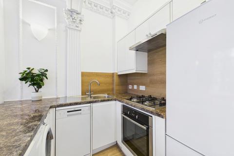 2 bedroom flat to rent, Brompton Square, South Kensington, London, SW3