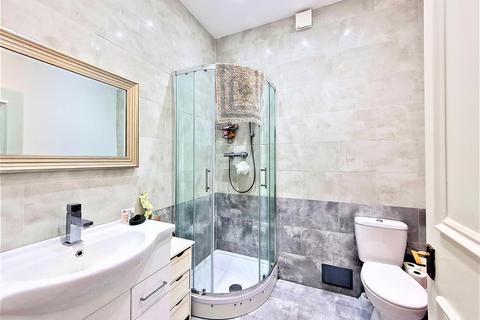 1 bedroom flat to rent, Battersea Park Road, Battersea SW8