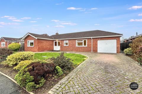 2 bedroom detached bungalow for sale, Hillary Drive, Kings Acre, Hereford, HR4