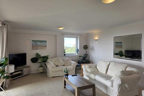 undefined, 2 Bed Flat on Manor Road with Sea views