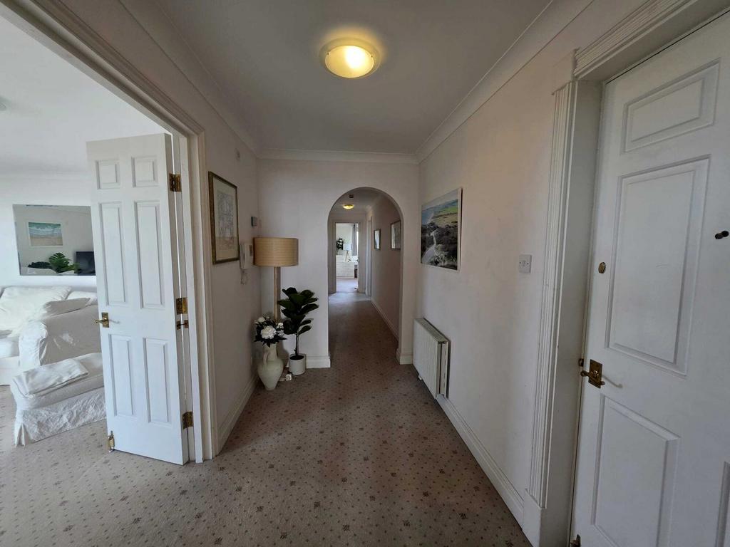 Hallway.jpeg