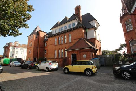 undefined, 2 Bed Apartment close to the Beach