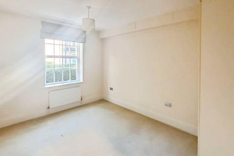 2 bedroom flat for sale, Quarrymans View, Timperley, Altrincham, Greater Manchester, WA15