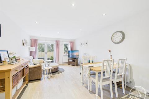 undefined, Crescent Gardens, Leeds LS17