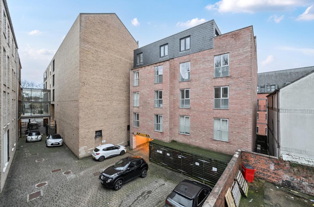 -6937e1ebd2ba8-l-1388302-1-6936eb38796f7-ARW