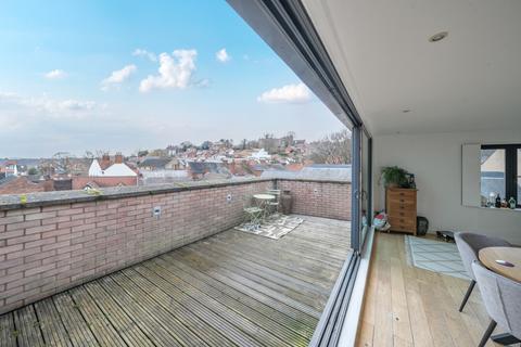 undefined, Museum Court, Lincoln, Lincolnshire, LN2