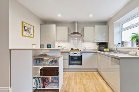 Chertsey Road, Ashford, TW15