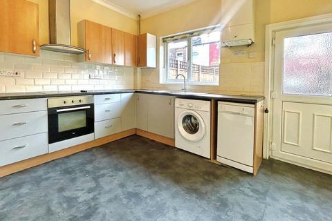 2 bedroom terraced house to rent, Denbigh Street, Heaton Norris, Stockport, SK4