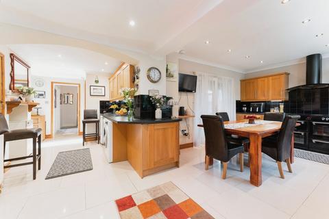 4 bedroom detached house for sale, Fordham Road, Newmarket CB8