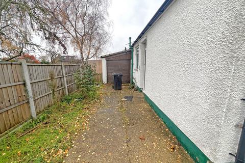 undefined, New North Road, Ilford, Essex, IG6