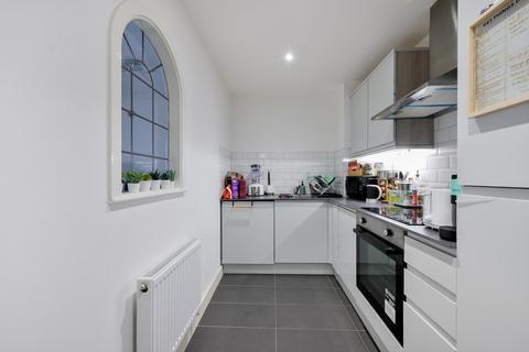 Adventurers Court, Newport Avenue, London, E14
