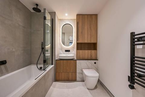 2 bedroom flat to rent, Halcyon House, Silvertown, London, E16