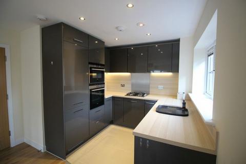 2 bedroom flat to rent, Eden Road, Dunton Green TN14 5FR