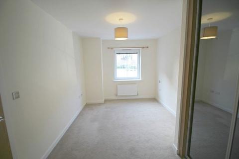 2 bedroom flat to rent, Eden Road, Dunton Green TN14 5FR