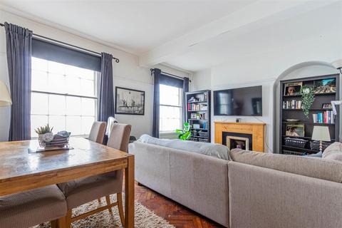 3 bedroom flat to rent, Westgate Street, Cardiff CF10