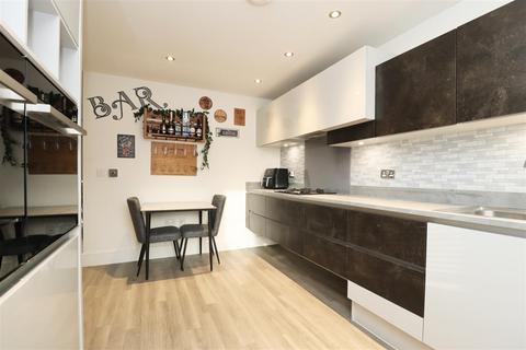 undefined, Furlands Grove, Stamford Bridge