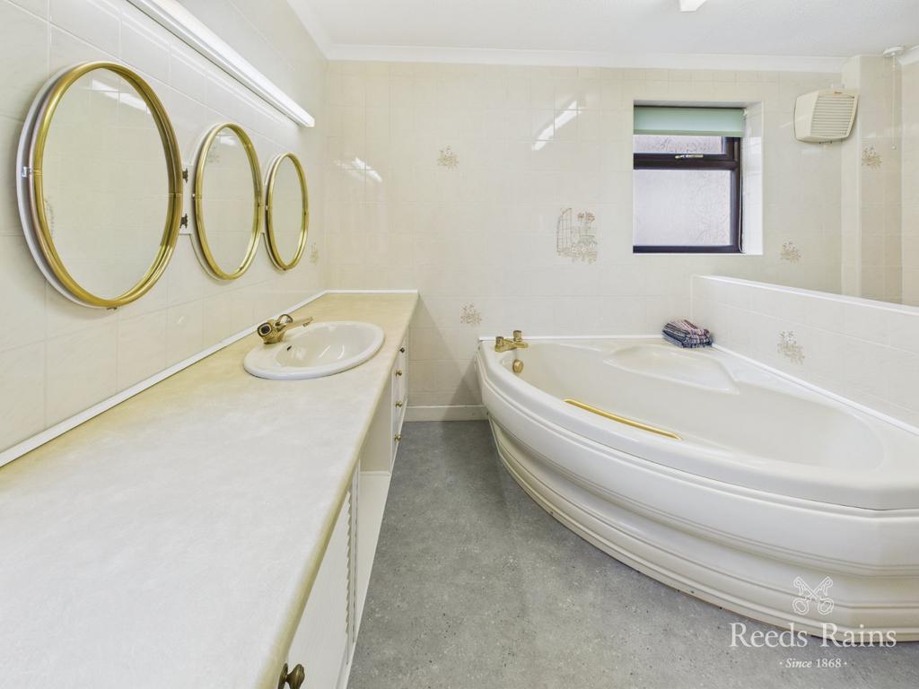 Ensuite