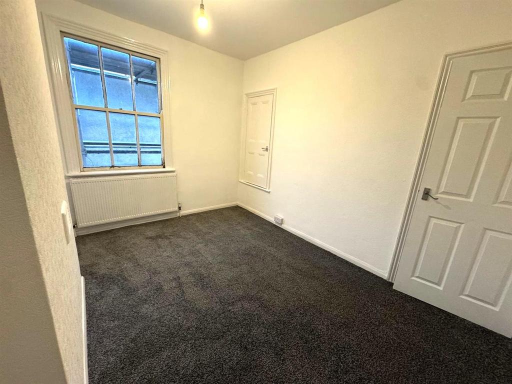 Bedroom 2 Pic 2